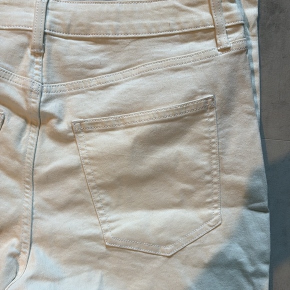 Lauren Conrad skinny ankle jeans  button front /distressed  stretch
Cream NWT 12 - Picture 10 of 12